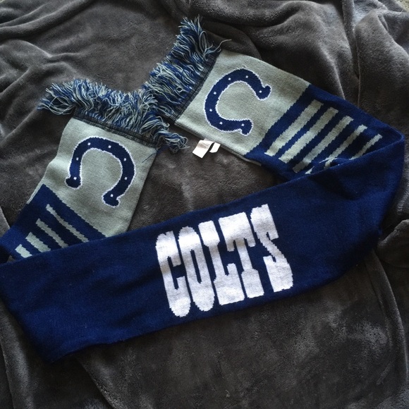 Colts Knit Scarf - Picture 2 of 8